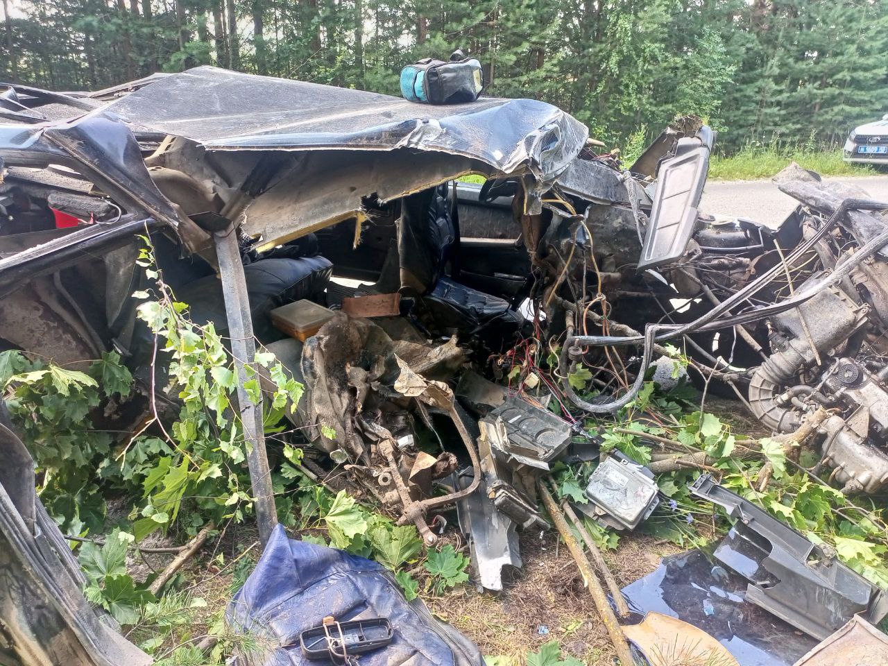 В Пижанском районе водитель "девятки" чудом выжил в аварии