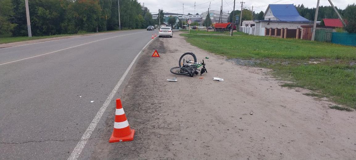 В Кирове автоледи на иномарке не поделила дорогу с велосипедистом