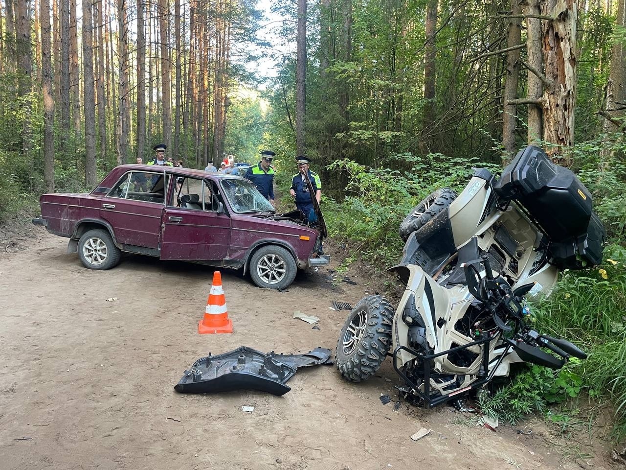 В Кирове подростки устроили на проселочной дороге ДТП с двумя пострадавшими