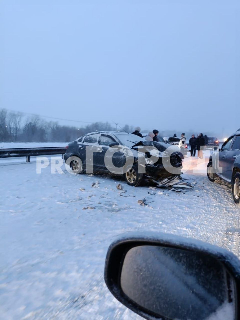 В Кирове на Новом мосту за час разбились шесть машин 