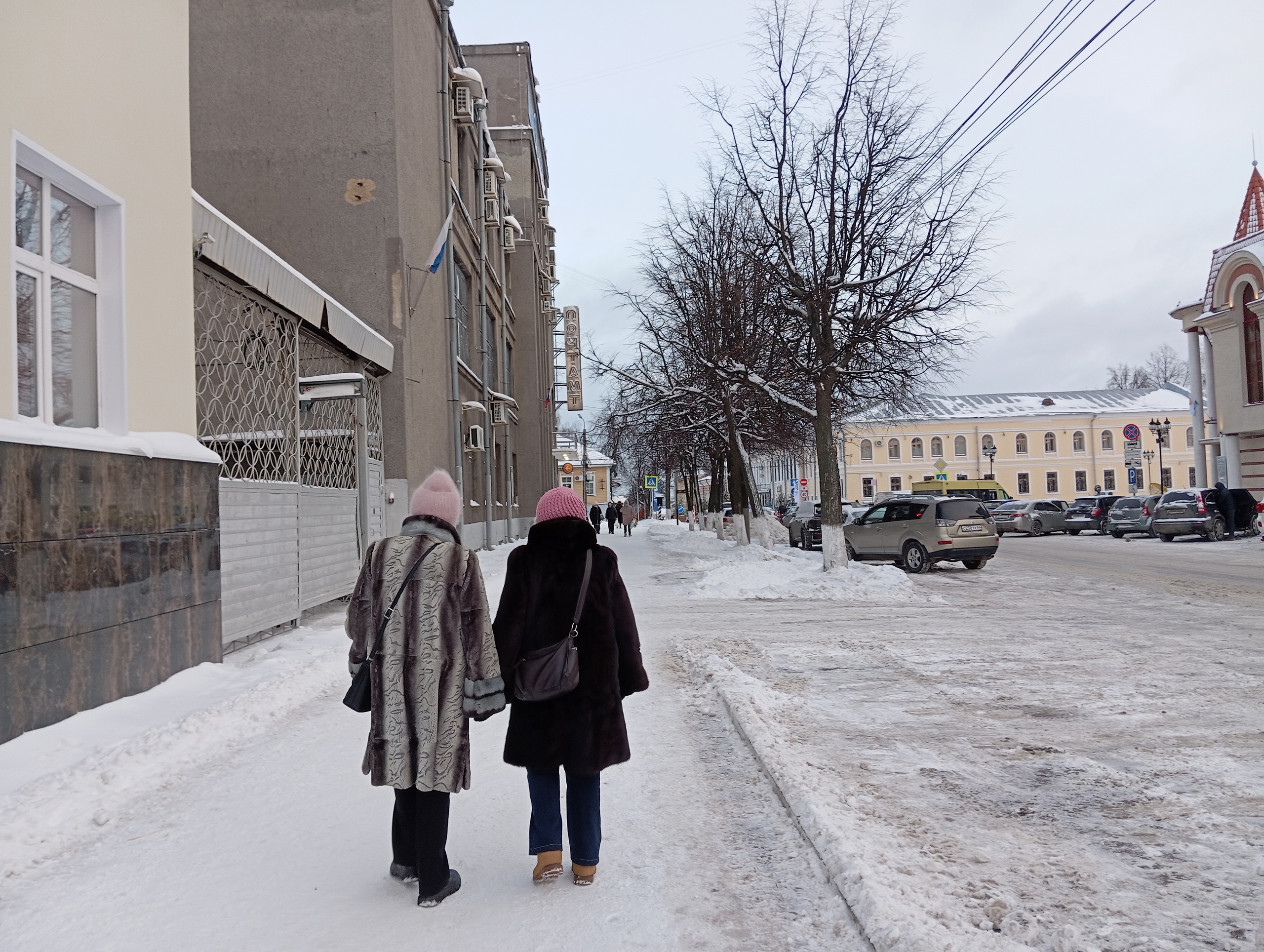 В Кирове ожидаются снежные заносы на дорогах и гололедица