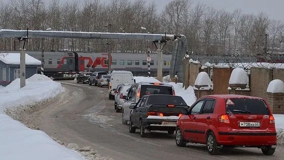 В Кирове на три часа перекроют железнодорожный переезд