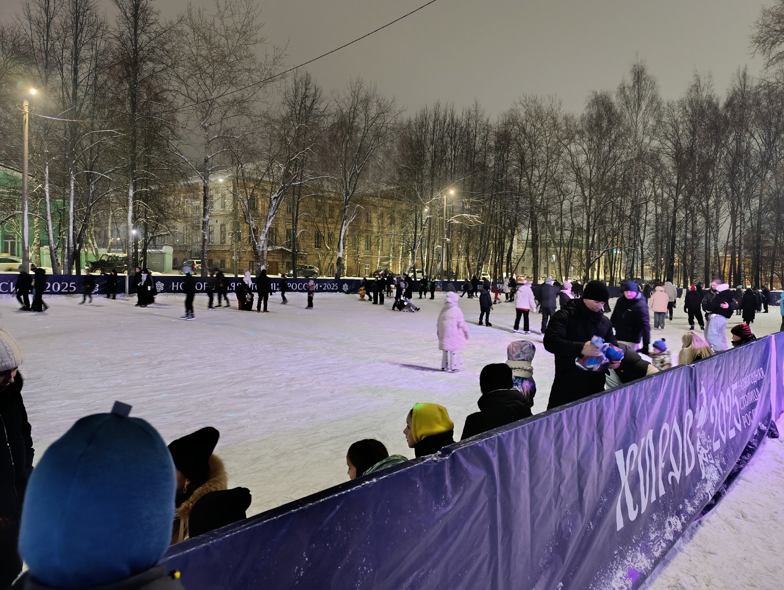 Кировчанам рассказали о работе общегородских катков