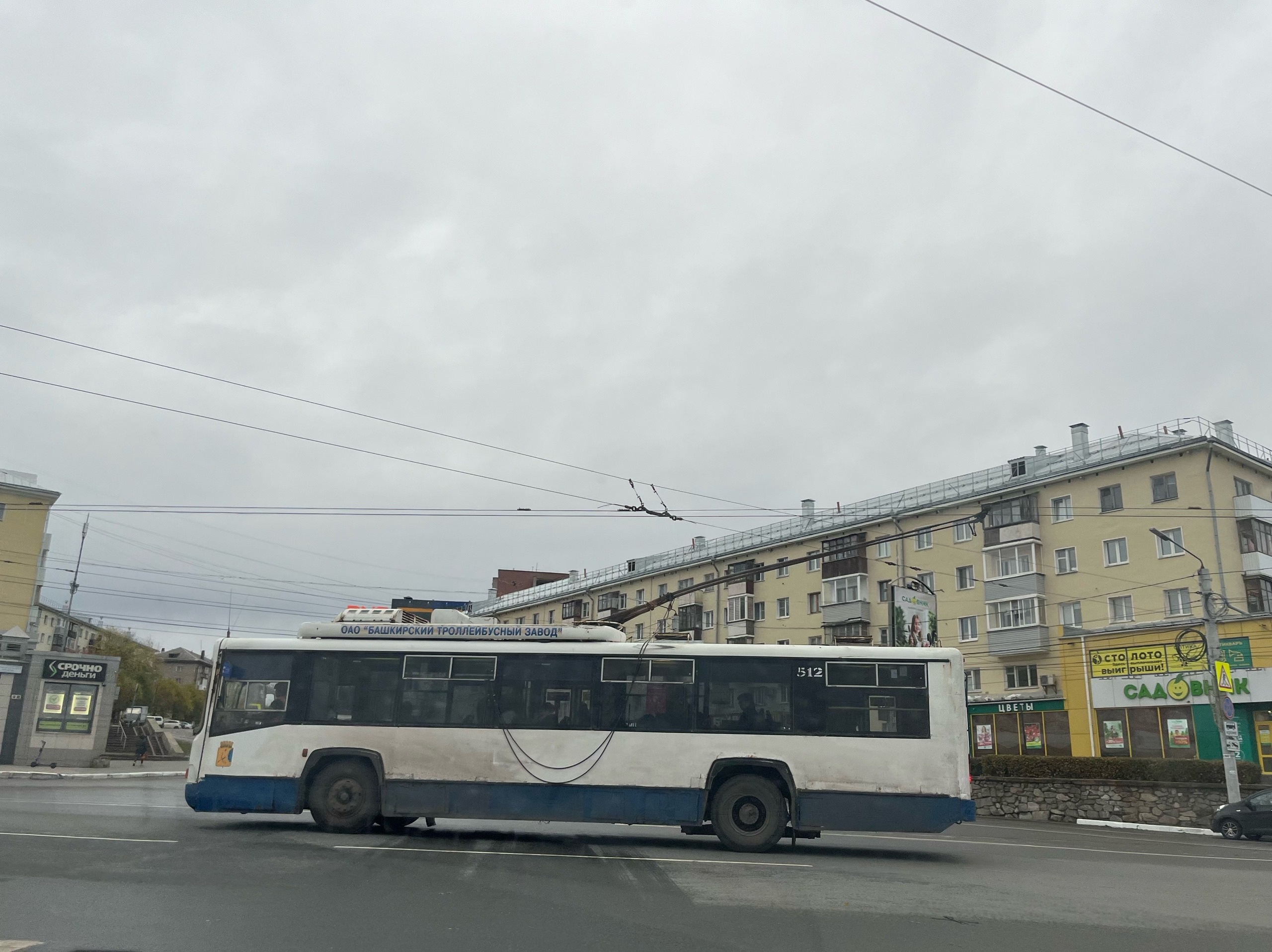 17-летние троллейбусы из Петербурга поедут по Кирову