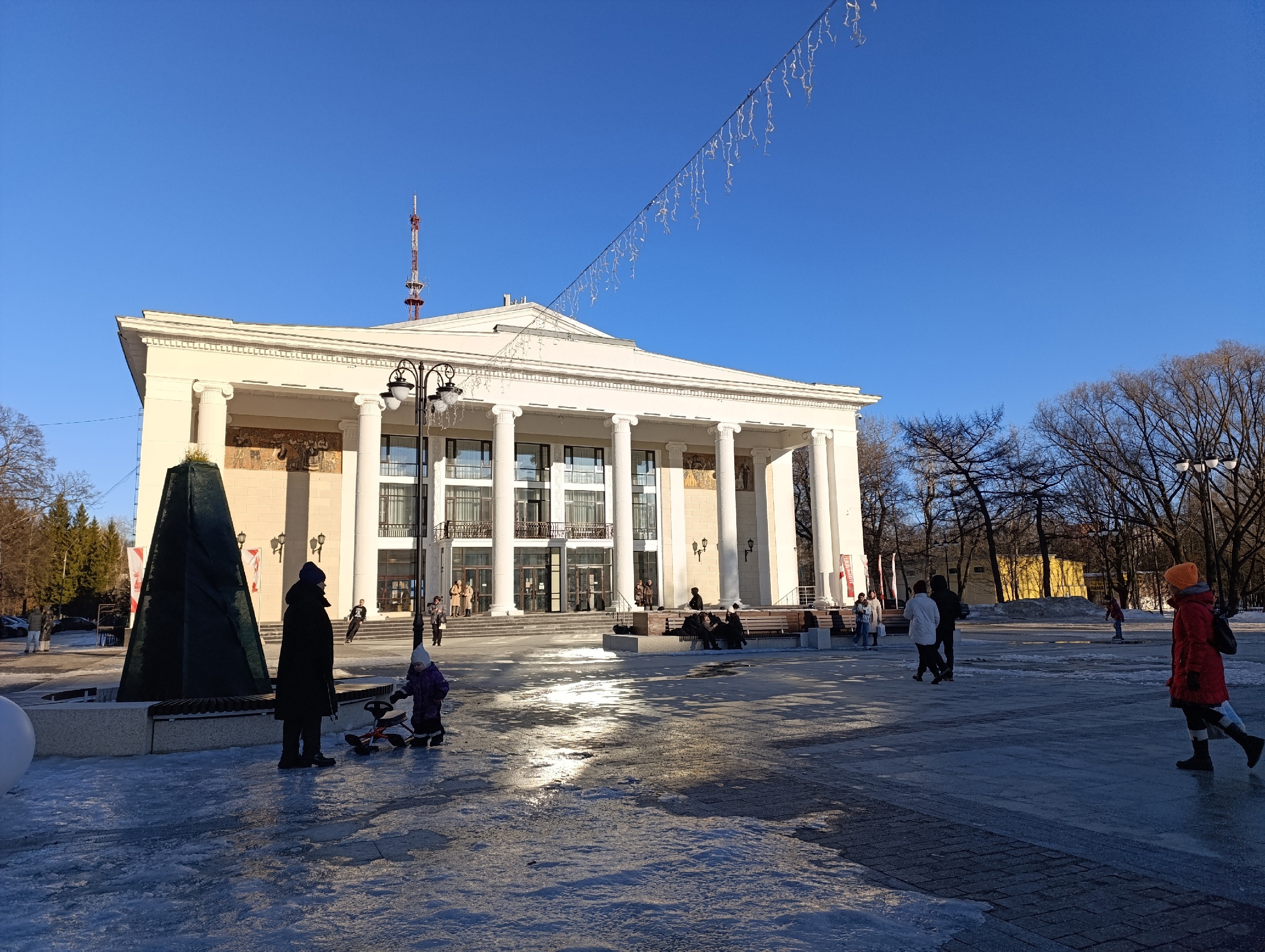 "Май подложит нам свинью": синоптики прогнозируют небывалое похолодание в 2025 году
