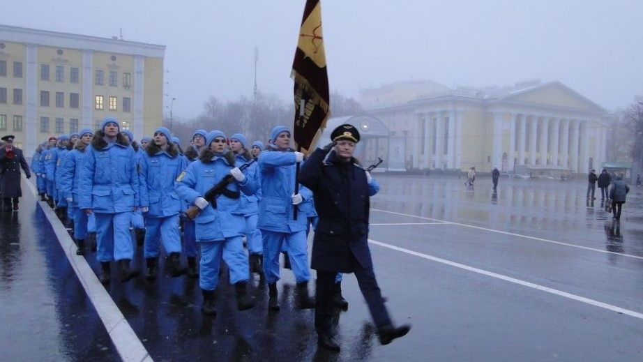 В Кирове не смогли провести первую репетицию парада к 9 Мая из-за погоды