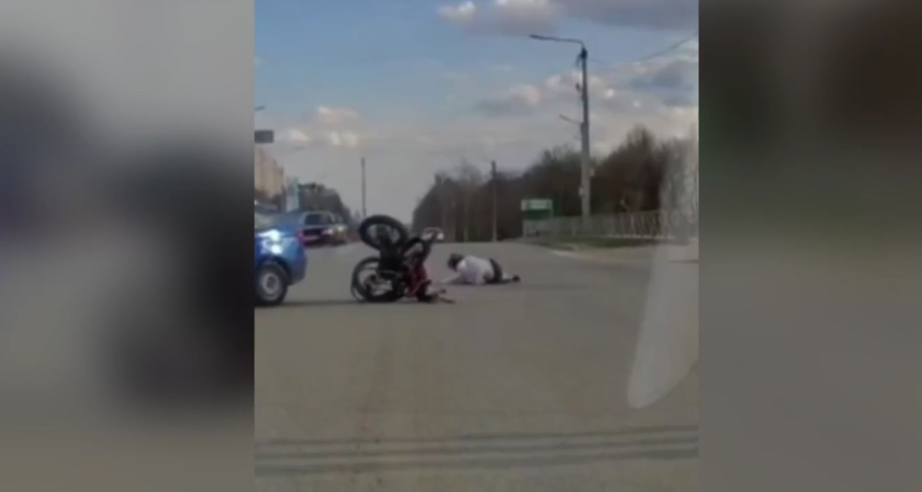 В Кирове полиция пыталась поймать подростков на питбайках: погоня закончилась ДТП