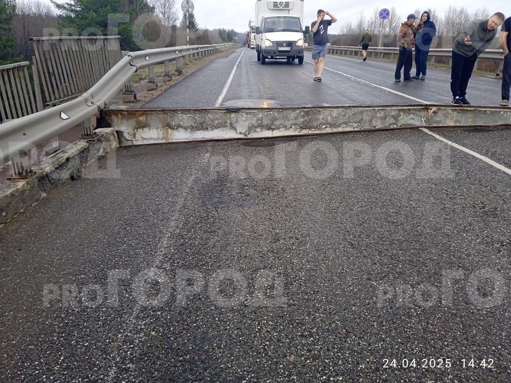 На трассе в Котельничском районе просел пролет моста через реку Молому